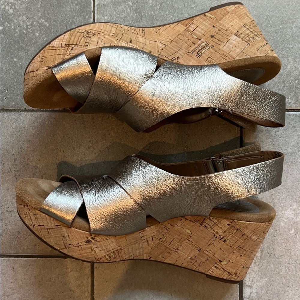 Clarks Women's Metallic Sandals - Picture 2 of 3